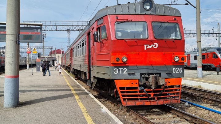 Пригородный поезд из Челябинск до Каменск-Уральского на несколько дней изменит маршрут в октябре 