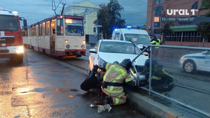 В Челябинске за месяц зафиксировали более 30 ДТП, которые привели к задержке в работе электротранспорта